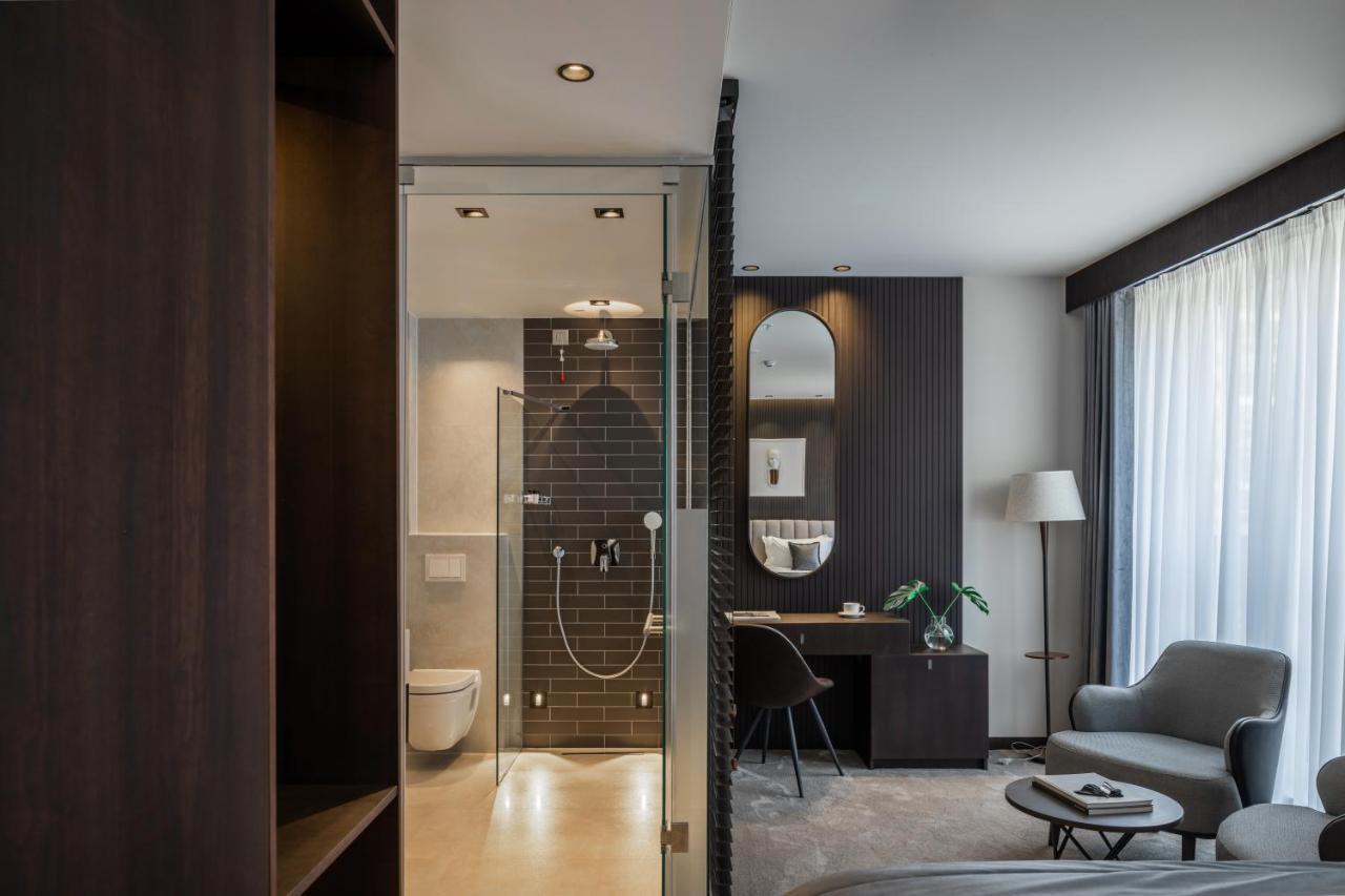 Derand Hotel Pristina Extérieur photo