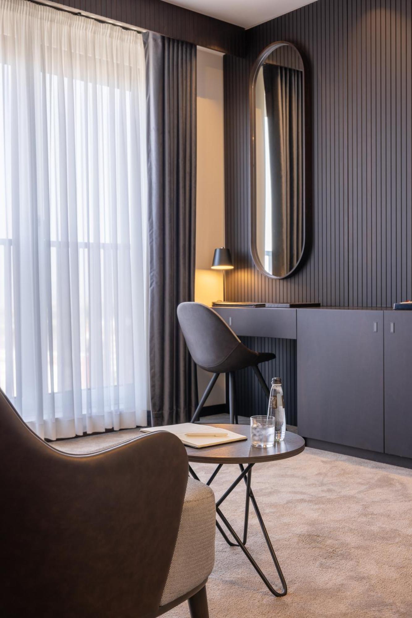 Derand Hotel Pristina Extérieur photo