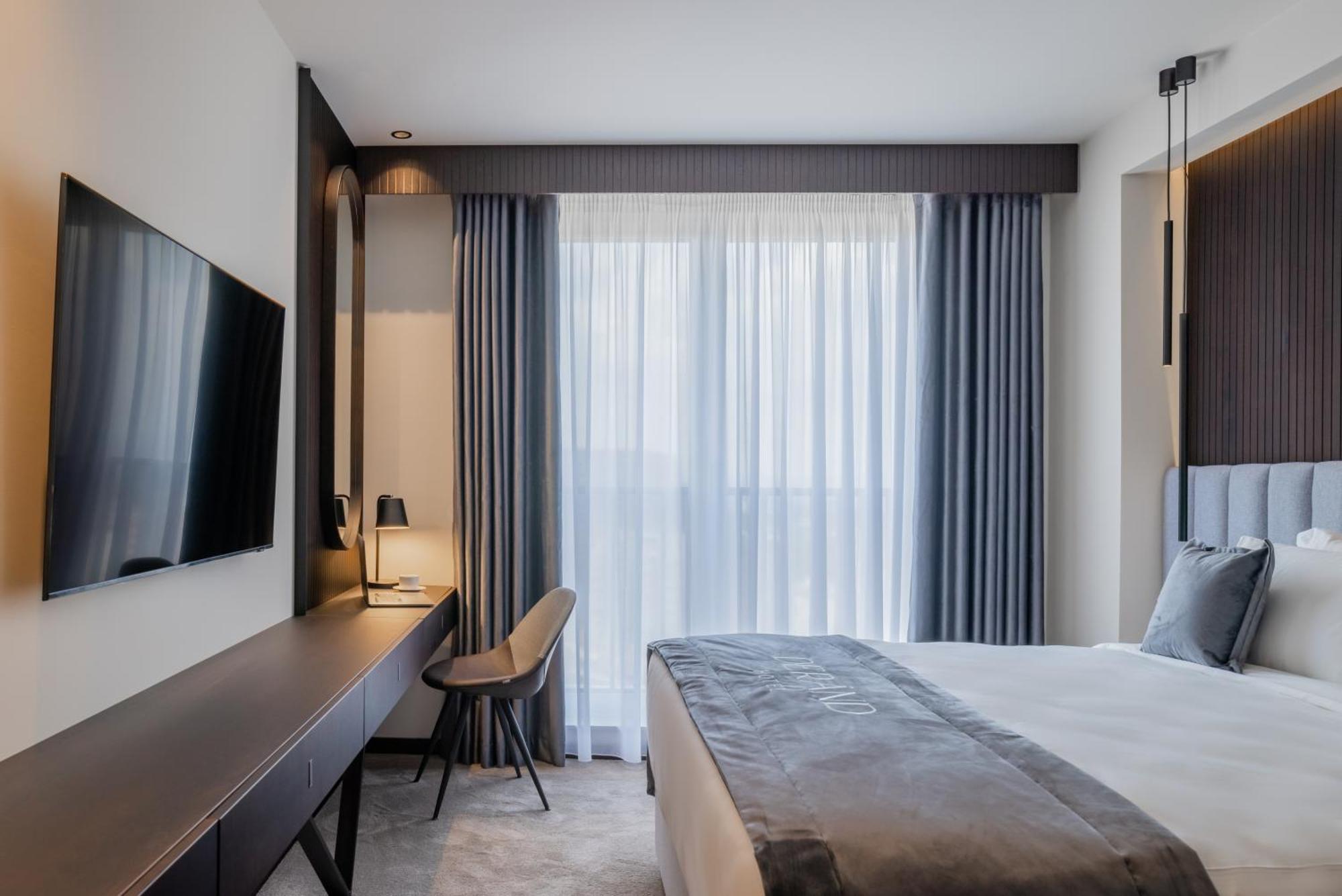 Derand Hotel Pristina Extérieur photo